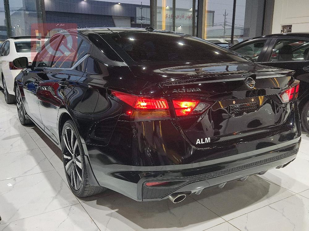 Nissan Altima